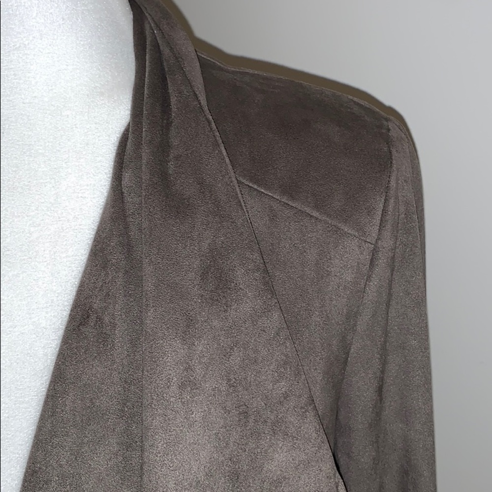 GF Jacket - Picture 2 of 8